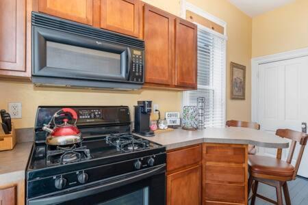 Beautiful Downstairs 1Bed 1Bth Charmer- Pet Friendly Michigan City Eksteriør bilde